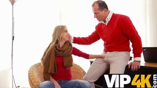 Fucking hjælpsomme nabo pige blonde
