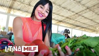 Sofia Galindo 's varme latinske røv er hårdt kneppet i våd fisse