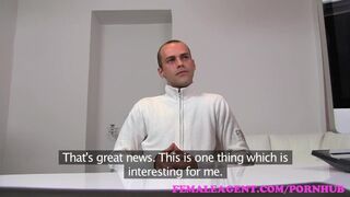 Sexet milf agent teste hård fyr