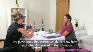 Barra Brass 'blonde milf nyder at lukke hylstrene med oral sperm