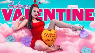 Pussy i rampelyset: Aubree Valentine nyder at skrige på Donnie Rock med fingrene til grænsen