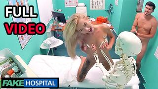 Den blonde russiske teenager sluger lægens fornøjelse - falsk hospital