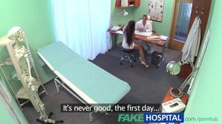 Ung læge fucking sexet ny sygeplejerske på hospitalet