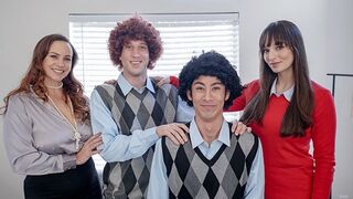 Hot mor swap - smukke big- breasted milfs hjælpe venner med at gøre forkælede stedsønner