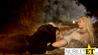 Spil af Thrones porno - Snowy Joe slikker fisse