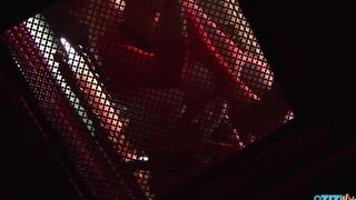 Uartige blonde teenager fucks præst efter blowjob