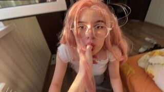 Sød teenager sutter sin pik - bedste blowjob show