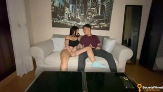 At se en film forvandlet til et vildt blowjob med en teenager