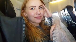 Air adventure: sutte og fucking teenager blondine på et fly
