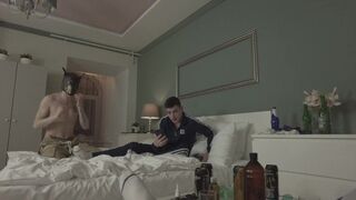 Moden mand kneppe to søde drenge til festen