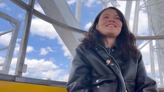 Vild lesbisk sex af teen latinaer i forlystelsespark