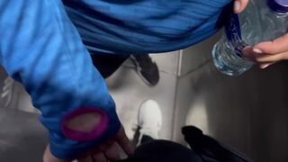 Gym forførelse: varm massage i toilettet