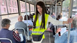 Buschauffør pige ændrer hendes liv og knepper passageren