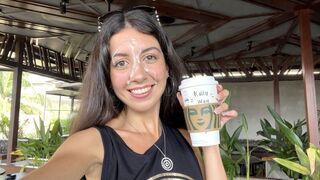 Teenage blowjob i badeværelset af Starbucks - spray pik på hans ansigt efter kaffe med slim i midten