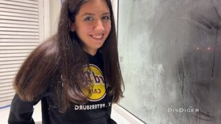 Jeg vil kneppe det smukke ved festen på Balkan, mens hans kæreste ikke mistænker noget