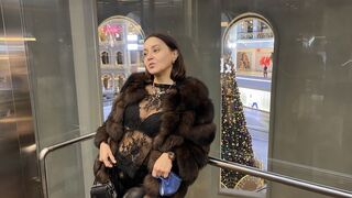 Farligt blowjob på vejen og i herretoilettet - offentligt!