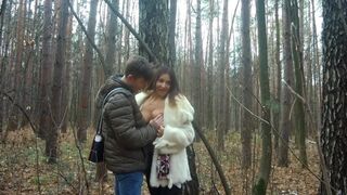 Hot milfs krølle i efteråret skov og skyde deres munde off