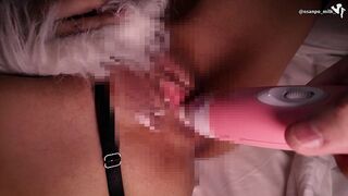Skabte skønhed fucks vildt hos hunde, de kommer ind og de får hendes fisse ophidset med en vibrator!
