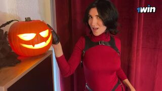 På Halloween aften, ada wong glemte at bære trusser og få kneppet hårdt