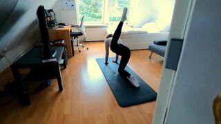 Teenage fitness pige fingrede sig selv og kneppede ham hårdt