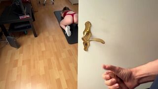 En sexet college pige kan ikke modstå min hårde pik