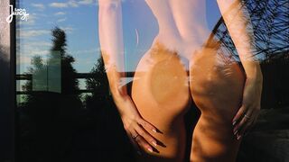 Beautiful- ass blondine Larajuicy har kneppet hendes fisse hele dagen