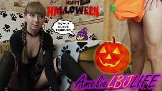 Lille heks hidkalder den store pik og bliver kneppet hårdt at komme i hendes fisse - Halloween 2020
