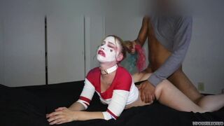 Harley Quinn sutter den store pik hårdt og rider den indtil den er nydes i en nat version