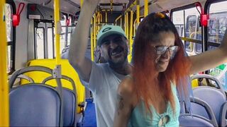 De knepper en udenlandsk skolepige i bussen!