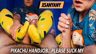 Pikachu slår den hårde pik og sutter den vildt