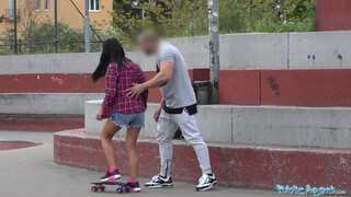 Offentlig agent - Apolonia Lapiedra og hendes kæreste
