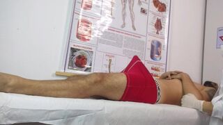 Søsters første patient med et hårdt knald!