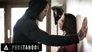 Pure Taboo 's vilde eventyr - Abigail Mac overgiver indtrængende i hendes hjem