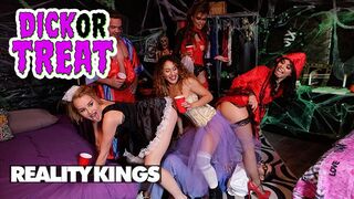 Reality Kings hot Halloween orgie med Eve Ellewood og Gina Valentina