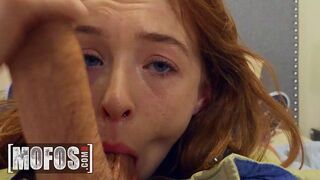 Utroligt Suck i POV på MOFOS Bedste Video med Little Breast Red
