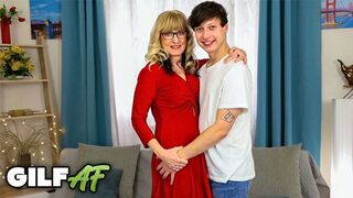 Gamle Ella Sort åbner sig for sin stedsøn på Nookies Channel