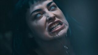 Sexet blå hår punk pige overgang - Jewelz Blu på Parasited Channel Wild Mag Numbbal