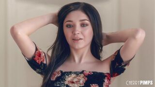 Teenage Luna elsker at slikke bolde og sutte før ridning på Cherry Pimps Studios