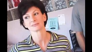 Sharon Mitchell sutter pik som kone og anal Mark Wood i vintage stil