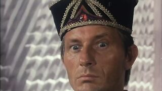 Simona Valli får en stor pik i den første episode af retro tusind og en nat