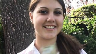 Carmella Diamond og den 18-årige teenager med små bryster, der lige kom ind for hushjælp