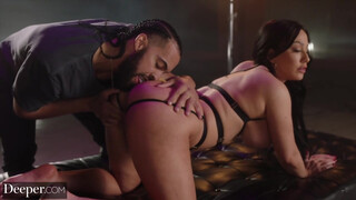 Dybere - Jennifer White kan lide kinky sex