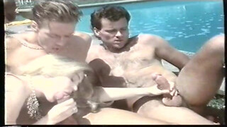 Hus ved poolen - Ungarsk synkrone vhs sex film
