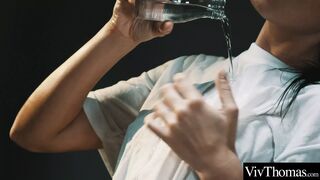 Smuk brunt hår fedter hinanden varmt og 69 -