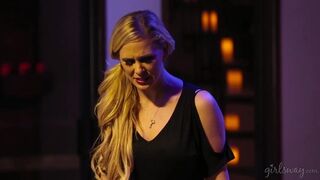 Cherie Deville og Mercedes Carrera 's hot lesbiske fetis eventyr